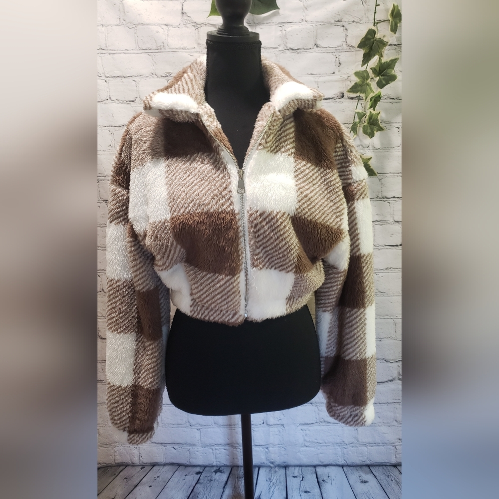 Buffalo Plaid Crop Jacket Size M
